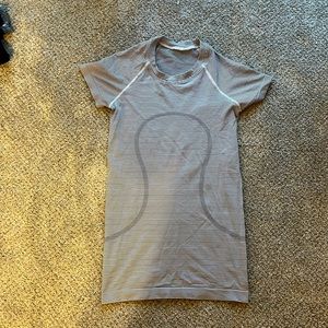 Lululemon short sleeve swiftly tech, size: 2